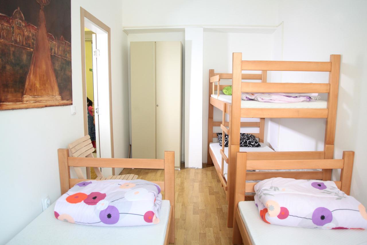 Hostel Jellostone Belgrado Exterior foto